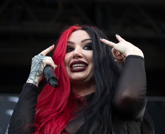 Exclusive Artist Interview: Ash Costello of New Years Day