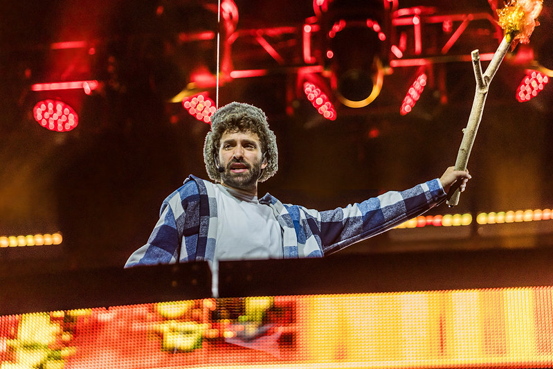 AJR 8