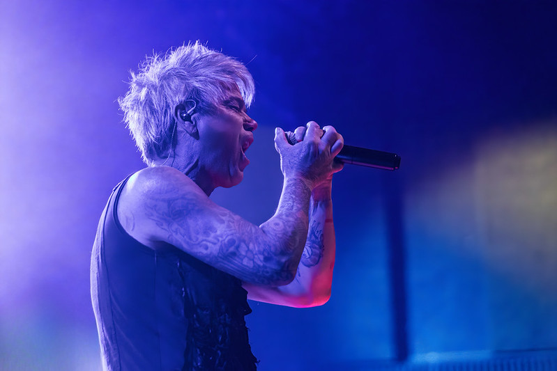 Stabbing Westward 23