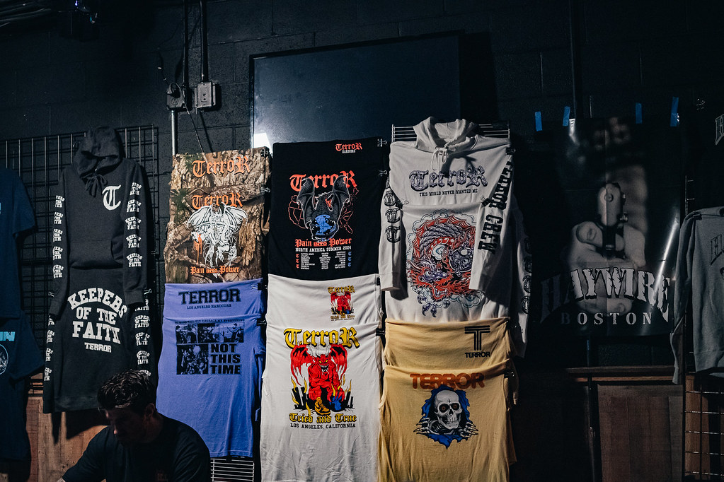 merch3