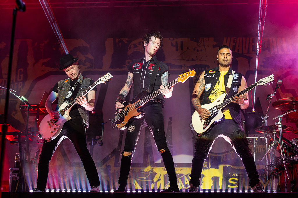 5-15-24 Sum41 Farewelll tour Charlotte NC Shutter16--65