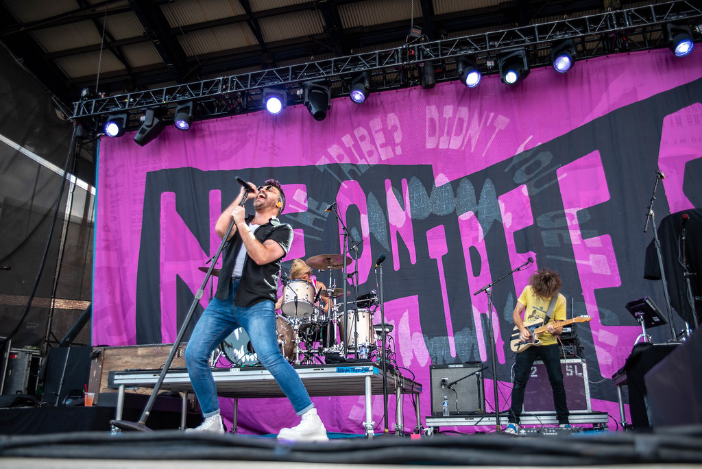NeonTrees7