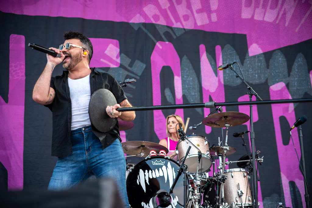 NeonTrees11