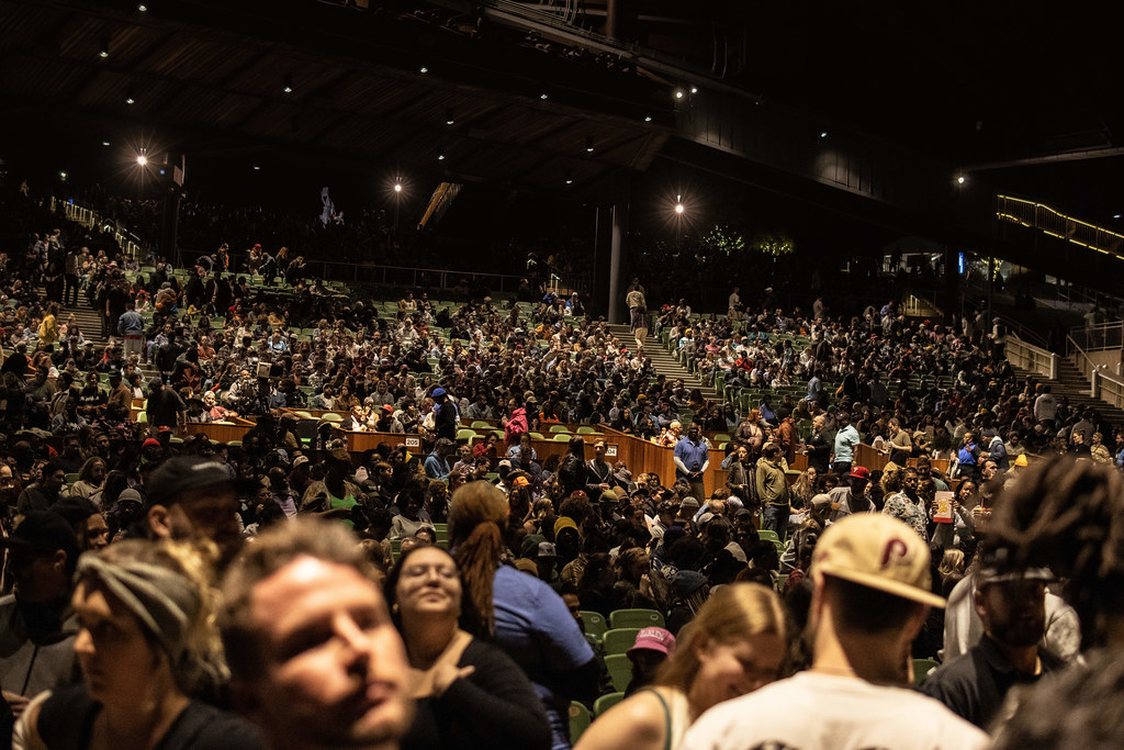 Venue_Crowd_JaysonF